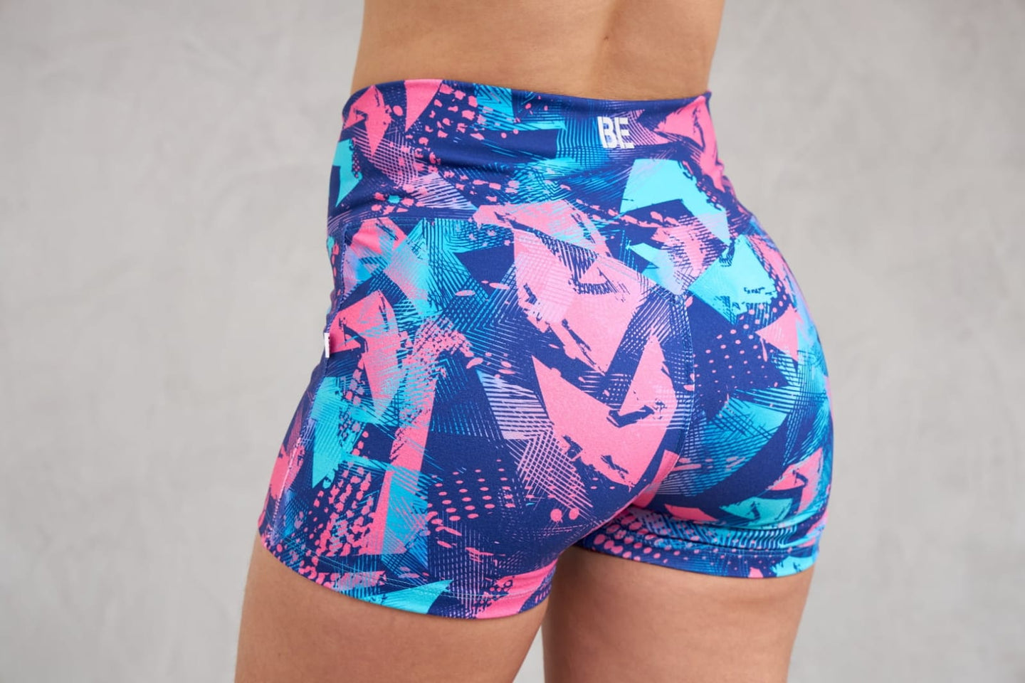 Short Corto con Pretina Cruzada Estampado